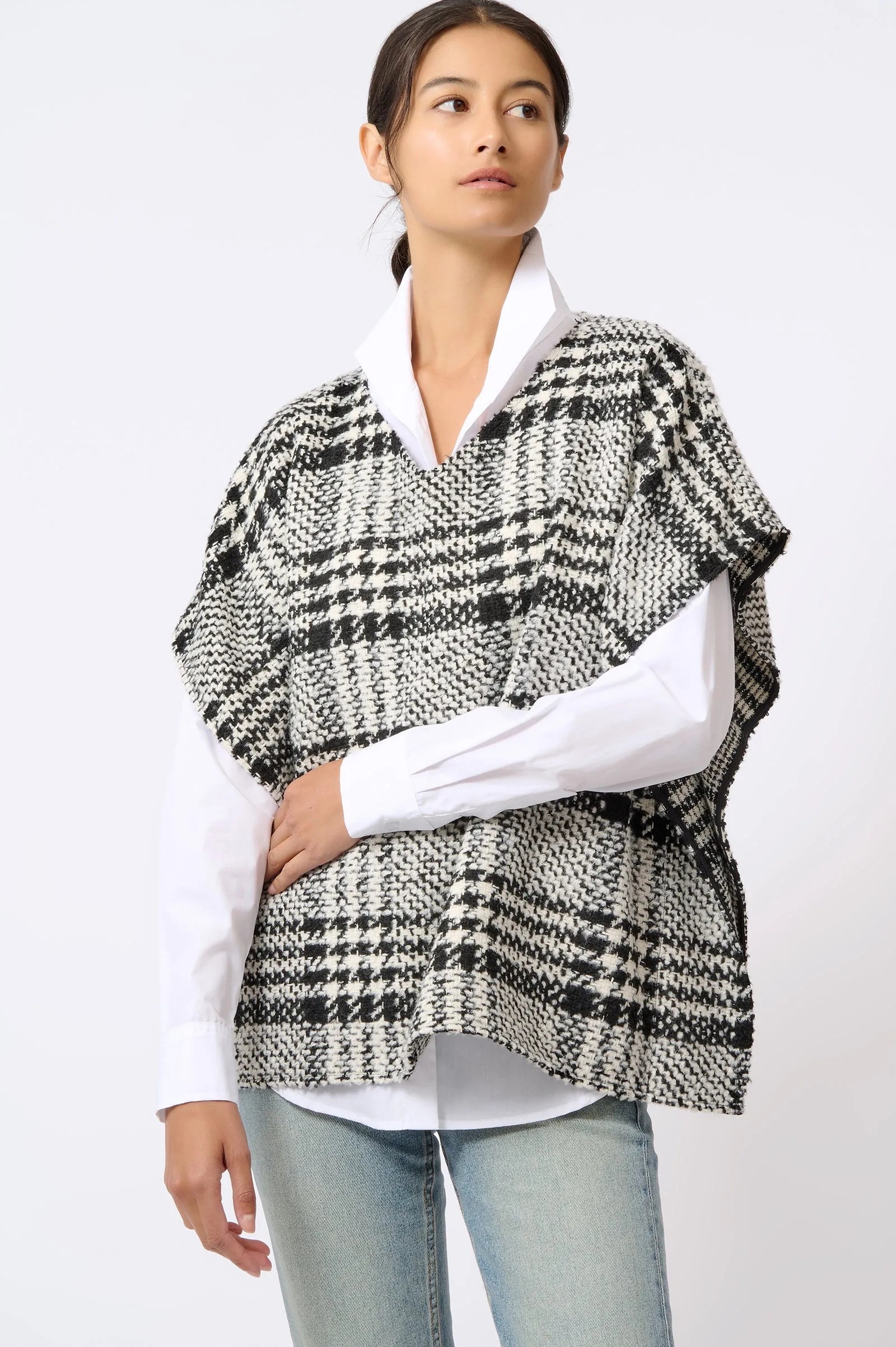 Plaid Poncho - Black/White