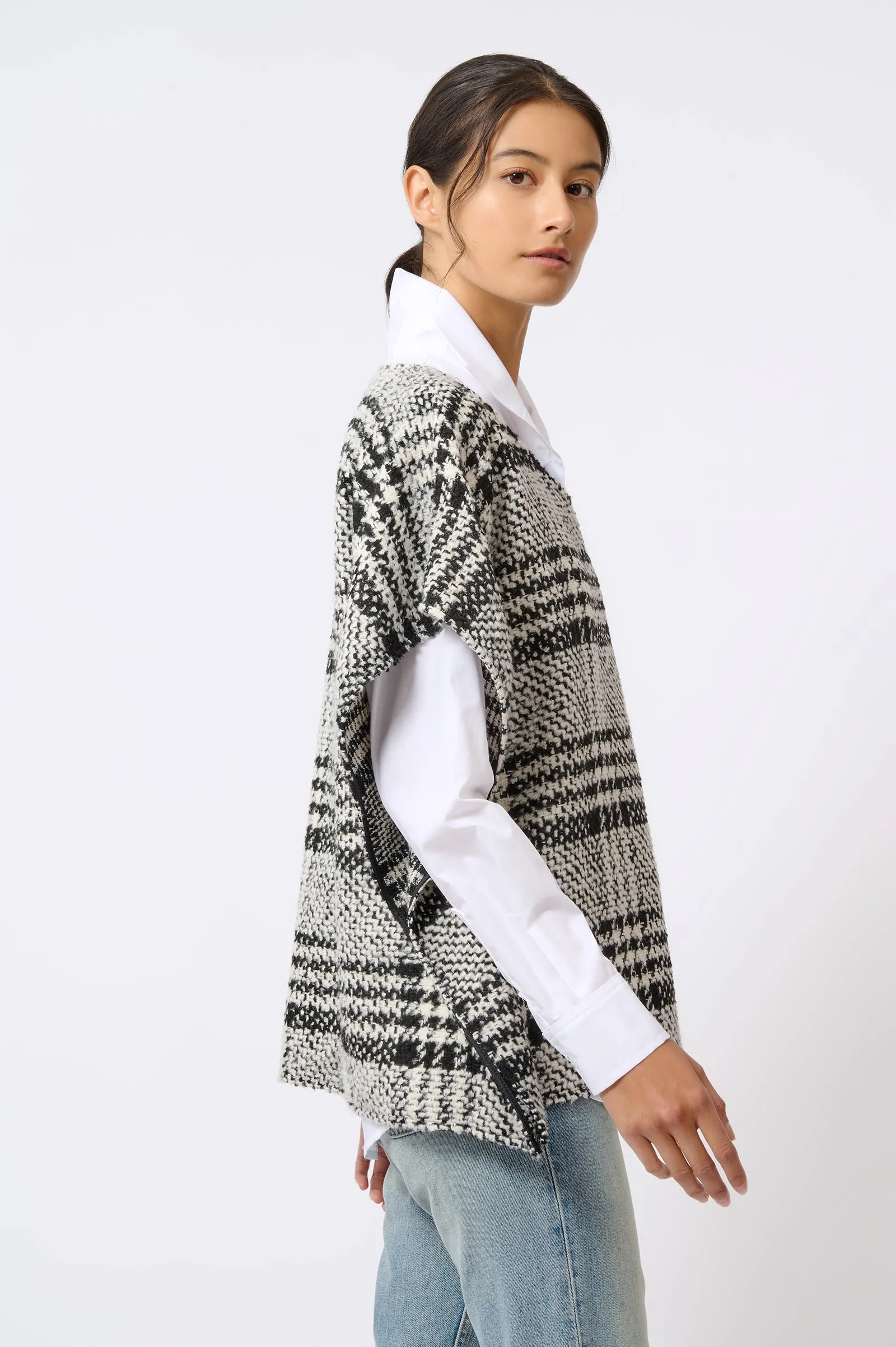 Plaid Poncho - Black/White